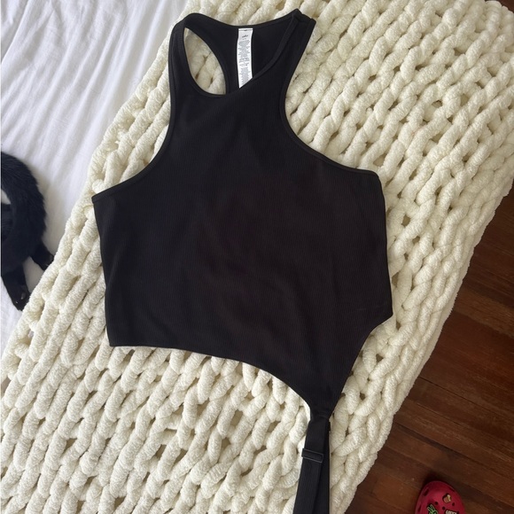 ALO Ribbed Revelation Tank - Picture 5 of 8